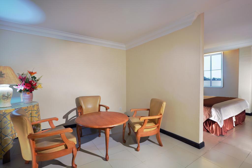 Aston Karimun City Hotel Tanjung Balai Karimun Exterior photo